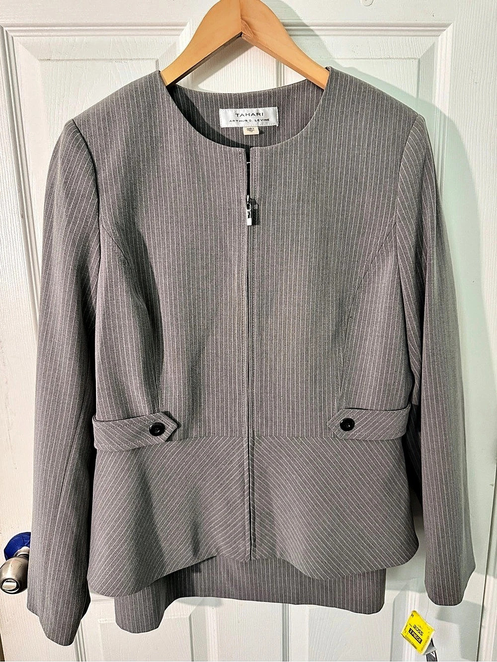 Tahari Arthur S. Levine Pinstripe 2-Piece Suit Pinstripe Blazer Set in Gray Size